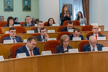 Депутаты приняли к сведению отчет Уполномоченного по правам человека